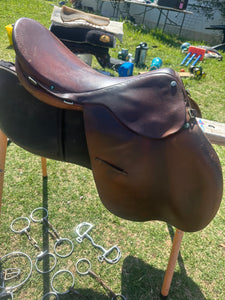 17” jump saddle