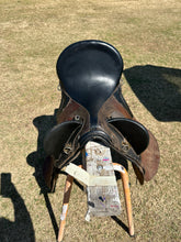 Load image into Gallery viewer, 17” Marshall polley stock saddle